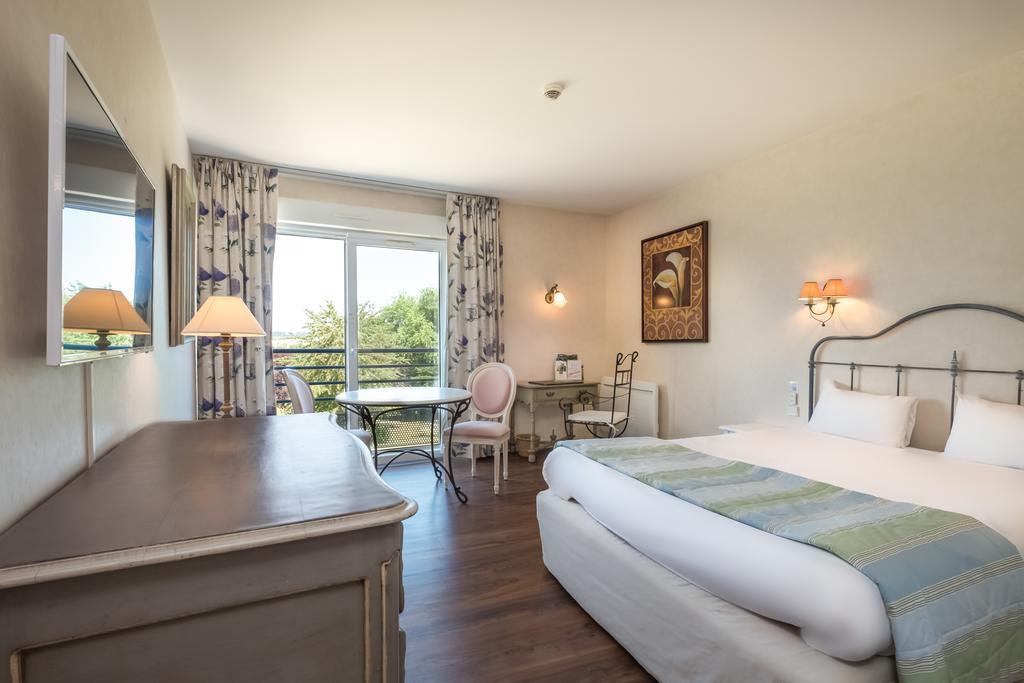 Logis L'Ermitage Hotel & Restaurant Saulges Eksteriør bilde
