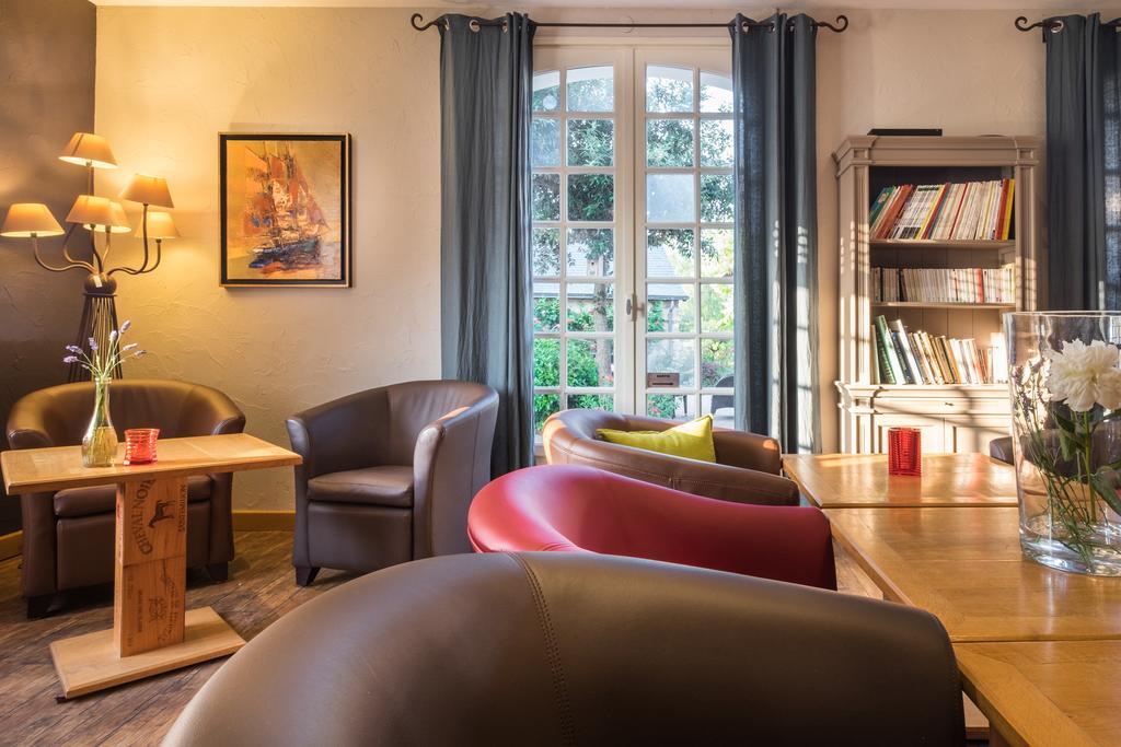 Logis L'Ermitage Hotel & Restaurant Saulges Eksteriør bilde