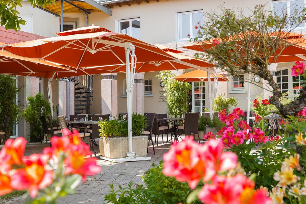 Logis L'Ermitage Hotel & Restaurant Saulges Eksteriør bilde
