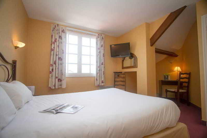 Logis L'Ermitage Hotel & Restaurant Saulges Eksteriør bilde