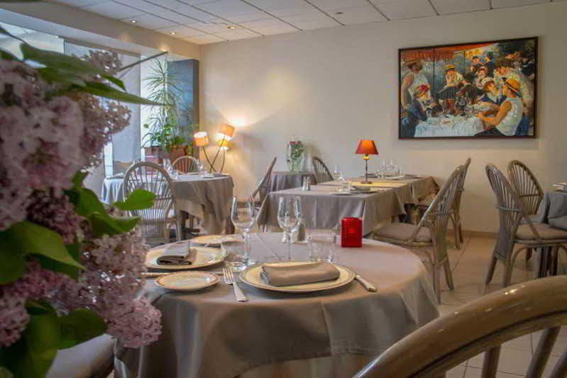 Logis L'Ermitage Hotel & Restaurant Saulges Eksteriør bilde