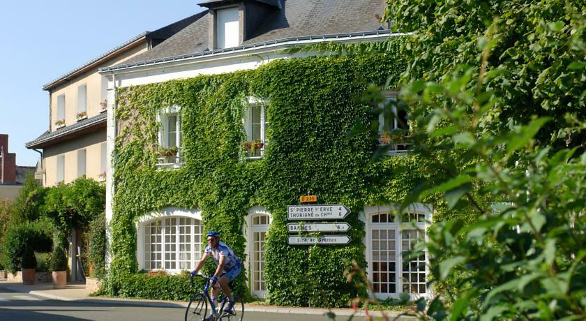 Logis L'Ermitage Hotel & Restaurant Saulges Eksteriør bilde